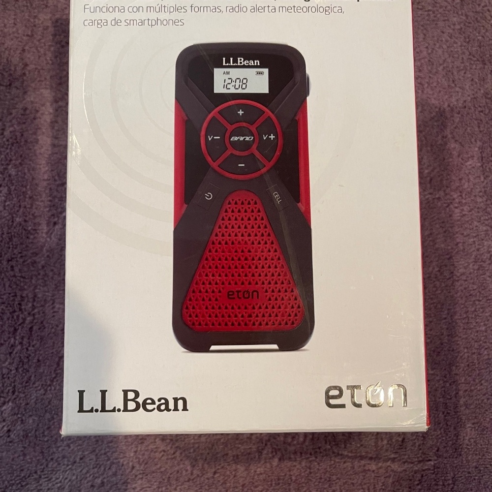 L.L. BEAN  ETON weather alert radio, new in box, never used, Multi-powered,